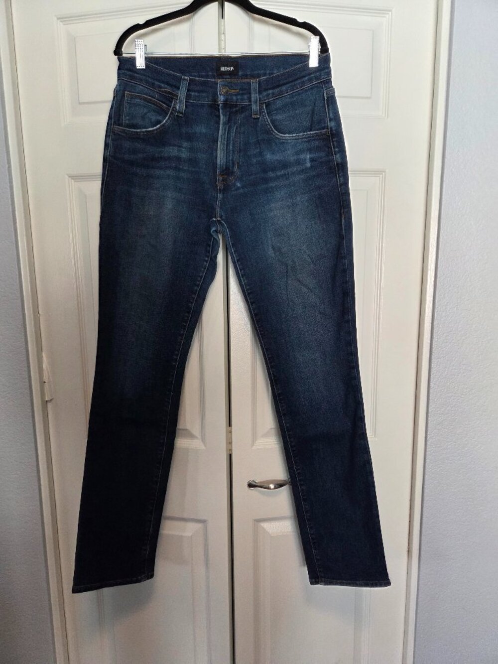 EUC Hudson Blake slim straight jeans-sz. 31